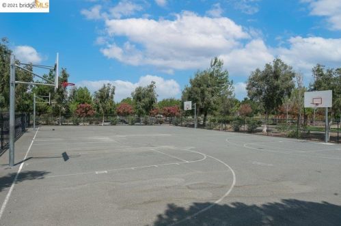 3889 Oak Grove Ct, Oakley CA  94561-4218 exterior