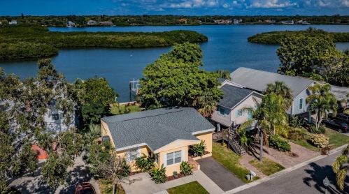 514 182nd Ave, Saint Petersburg, FL 33708-1031
