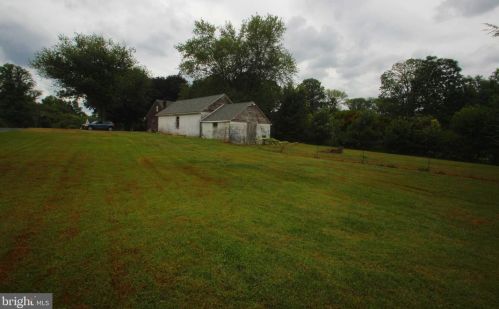 373 Concord Rd, Glen Mills PA  19342-1403 exterior