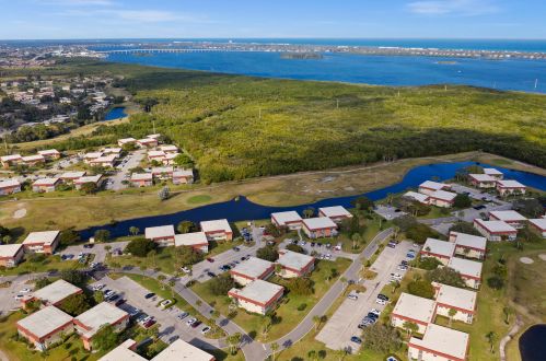 75 Royal Oak Ct, Vero Beach FL  32962-3731 exterior