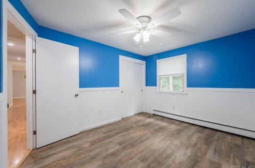 13 Bobwhite Trl, Gales Ferry CT  06335-2002 exterior