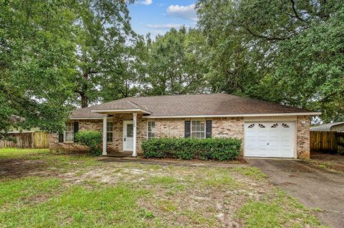 5699 Ridge Ave, Milton, FL 32583-1635