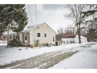 2385 Ridge Rd, Hinckley, OH 44233-9787