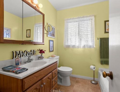 6708 Daneland St, Lakewood CA  90713-2101 exterior