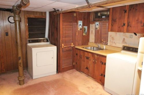 209 Commonwealth Ave, New Britain CT 06053-2402 exterior