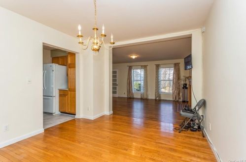 65 Greenvale Cir, White Plains NY  10607-1601 exterior