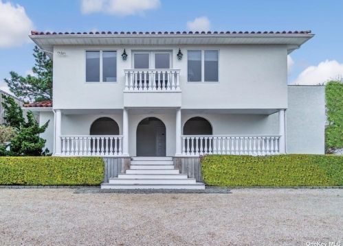 161 Dune Rd, West Hampton Beach, NY 11978-3004