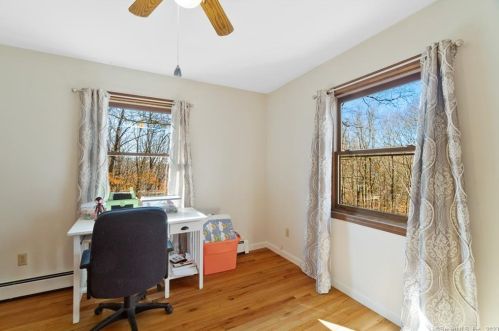 261 Whistle Town Rd, East Lyme CT  06333-1031 exterior