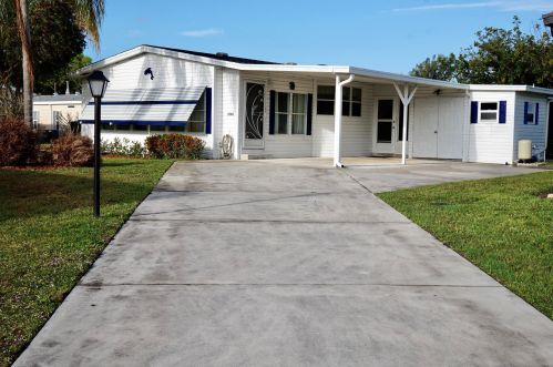 3781 Honeysuckle Ct, Fort Pierce, FL 34952-2602