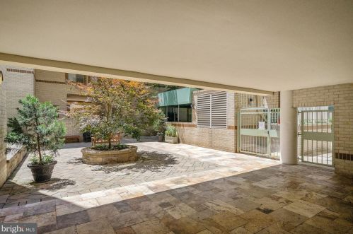 2141 Wisconsin Ave, Washington, DC 20007-2232