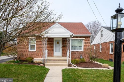412 Mckinley Ave, Hanover, PA 17331-1437