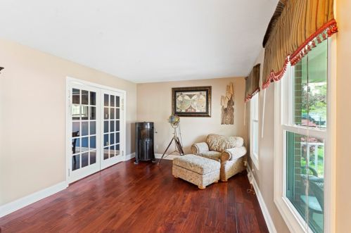 711 Lindenwood Dr, Moon Twp, PA 15108-9132