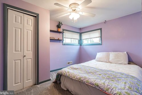 410 Crossfield Rd, Norristown PA 19406-2363 exterior