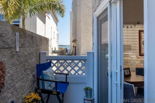 1159 Pacific Beach Dr, San Diego CA  92109-5149 exterior