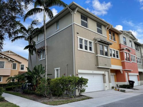 1710 Mission Ct, West Palm Beach, FL 33401-8462