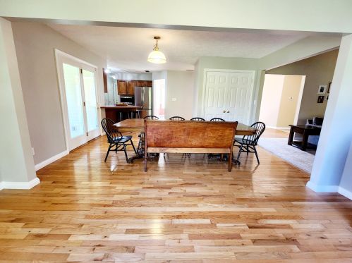 5985 Creek Rd, Washington Ch OH  43160-9726 exterior