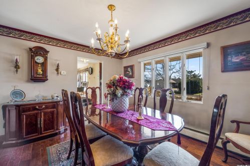 33 Lorijean Ln, Elwood NY  11731-4118 exterior