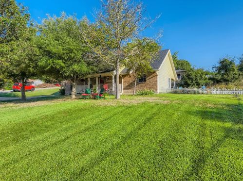 720 Lakeside Dr, St Paul, TX 75098-5706