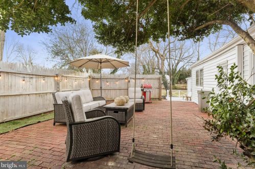 154 Colonial Hwy, Hamilton VA  20158-9013 exterior
