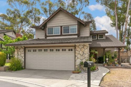 2300 Greenwich Dr, Fullerton, CA 92833-1208