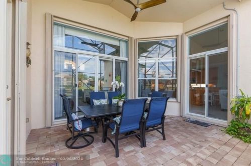7062 Great Falls Cir, Boynton Beach FL  33437-3998 exterior