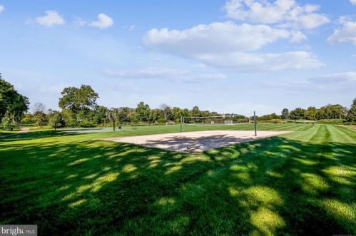 18285 Mullfield Village Ter, Leesburg VA  20176-7466 exterior