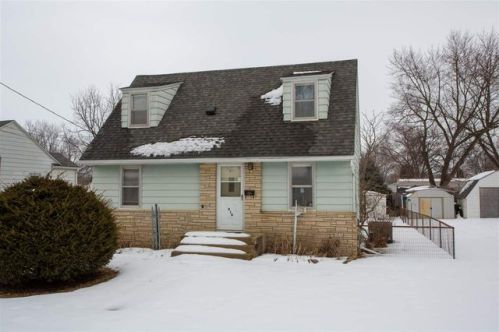 914 Adrian St, Waterloo IA  50703-5403 exterior