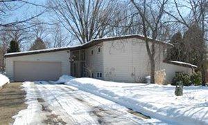 3251 Stanley Rd, Akron, OH 44333-9203