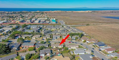 265 Cosky Dr, Marina, CA 93933-2312