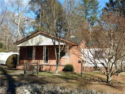 2303 Morningside Dr, Hendersonville, NC 28791-1756