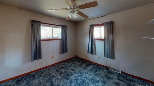 20 Stonington Rd, Norwich CT  06360-4818 exterior