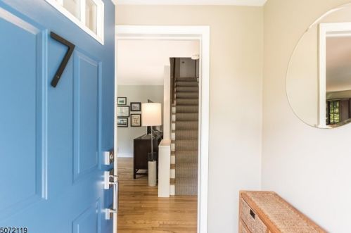 7 Potter Ct, Montclair NJ  07043-1514 exterior