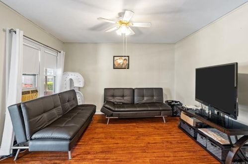 8 Fairview Pl, Rye Brook NY  10573-4822 exterior