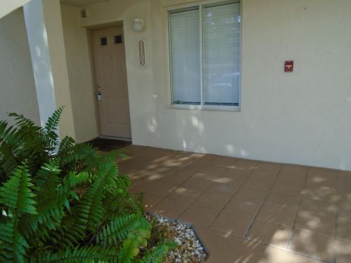 21105 Glenmoor Dr, West Palm Beach, FL 33409-2790