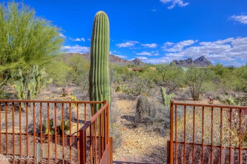 2001 Flying Q Ln, Tucson AZ  85713-6726 exterior