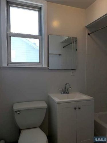 54 Commerce St, Outwater NJ  07026-3025 exterior