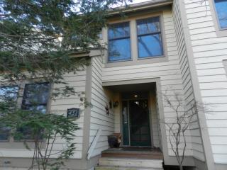 431 Birch Ct, Tannersville, PA 18372-9607