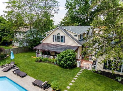 10 Osage Dr, Crotonville NY  10562-3815 exterior