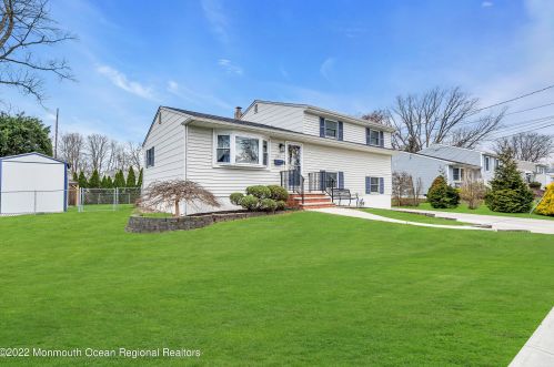 1102 Interlaken Ave, Tinton Falls, NJ 07712-4133