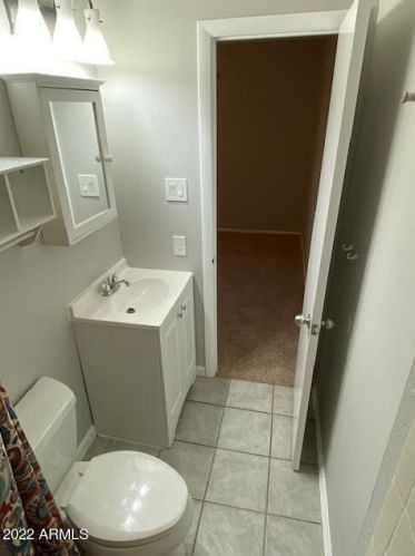 5245 Country Gables Dr, Glendale AZ  85306-3921 exterior
