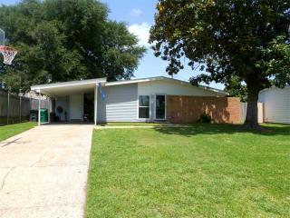 510 Fairlawn Dr, Gretna, LA 70056-4017