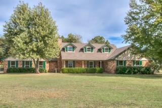 817 Oaklawn Dr, Tuttle, OK 73089-7497