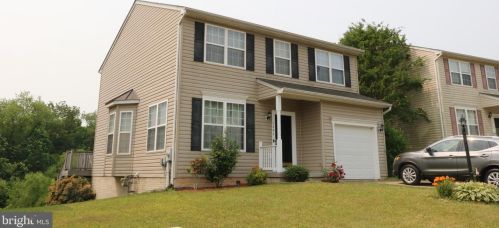 1406 Wanda Dr, Hanover, PA 17331-8631