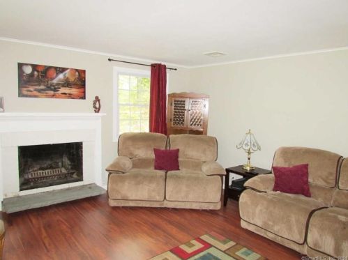 132 Turnbull Rd, New Hartford CT  06057-4136 exterior