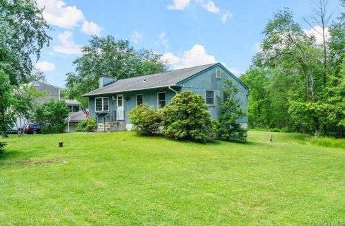 215 End Rd, New Hamburg, NY 12590-6906