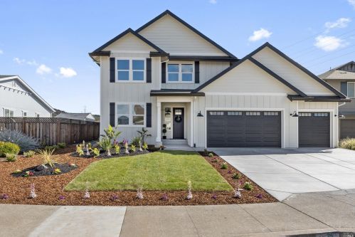 411 Pacific Heights Dr, Santa Rosa, CA 95403-7515