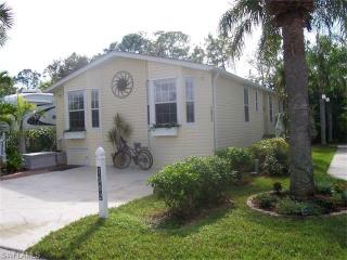 1582 Diamond Lake Cir, Naples, FL 34114-9223