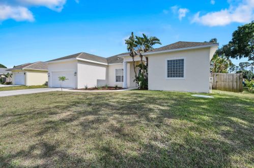 1332 Amboy Ave, Fort Pierce, FL 34953-5399