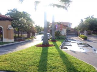 3125 152nd Ct, Miami, FL 33185-5646