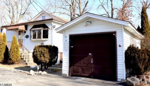 17 Riveredge Rd, Lincoln Park, NJ 07035-2440